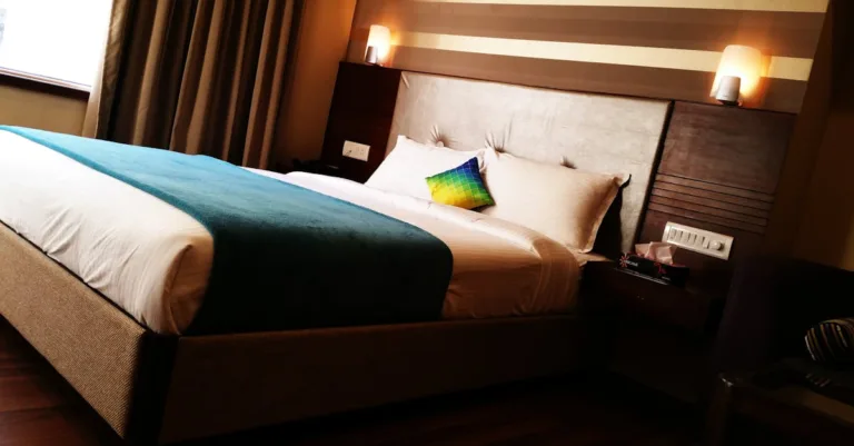 trouvez des hébergements confortables et adaptés à tous vos besoins, que ce soit pour un séjour en ville, à la campagne ou au bord de la mer.