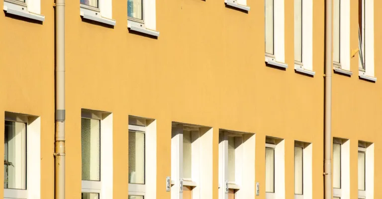 découvrez le coût de l'isolation extérieure pour améliorer l'efficacité énergétique de votre maison. estimez les prix et trouvez les meilleures solutions d'isolation thermique.