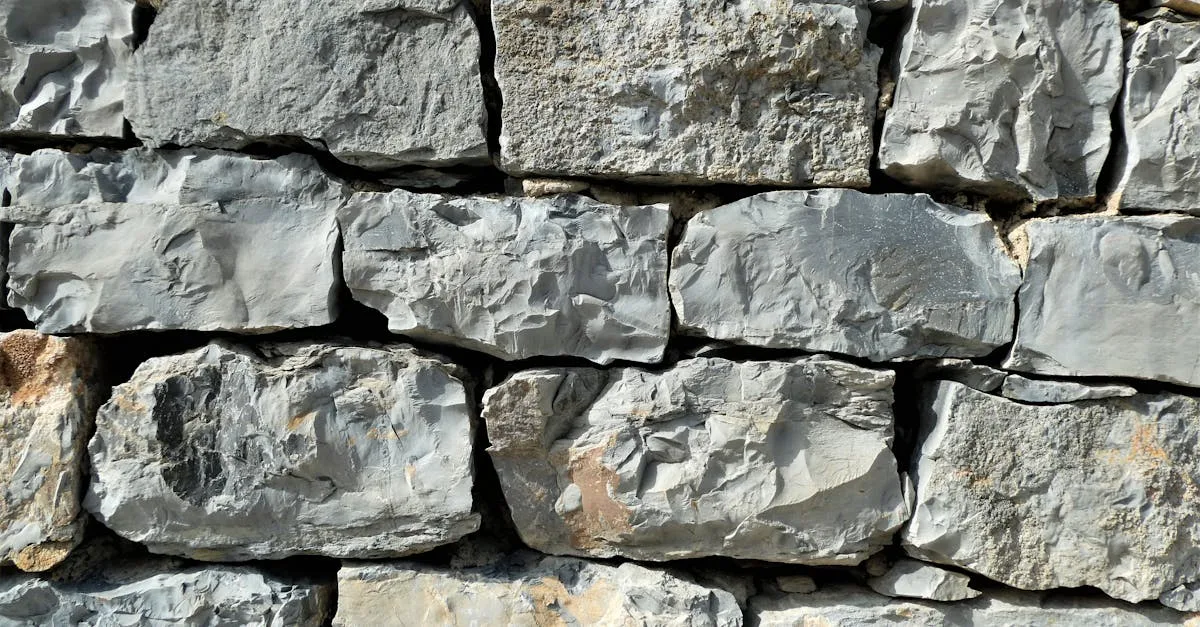 isolation des murs en pierre : solutions efficaces pour améliorer le confort thermique et réduire les pertes d'énergie tout en préservant le caractère authentique de votre habitation.