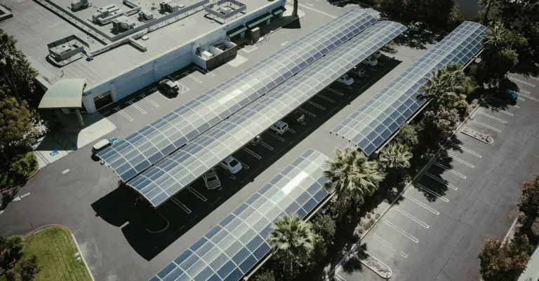 découvrez les aides financières disponibles pour l'installation de votre carport solaire et bénéficiez d'un investissement écologique avantageux.
