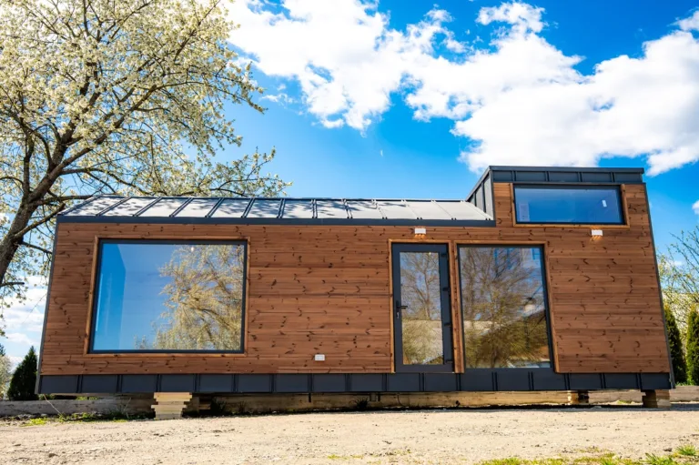 Tiny house