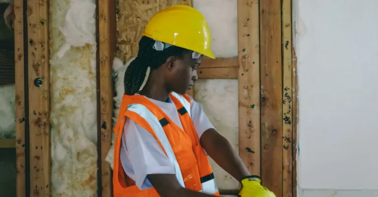 découvrez comment choisir l'isolation idéale pour votre maison afin d'optimiser le confort thermique et réaliser des économies d'énergie.