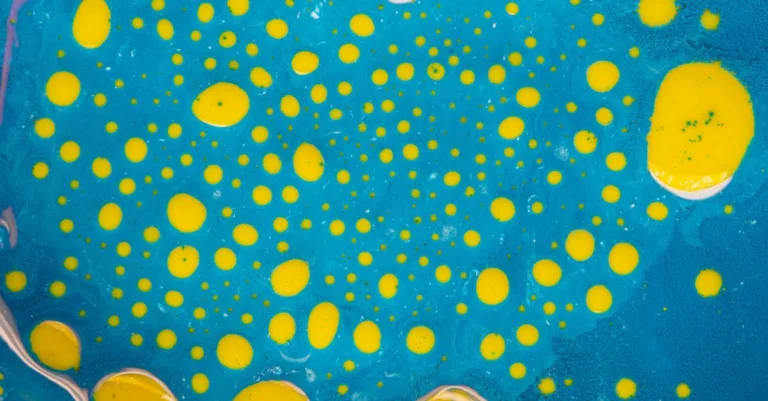 découvrez les causes courantes du cloquage de la peinture et apprenez comment y remédier efficacement pour protéger et embellir vos surfaces.