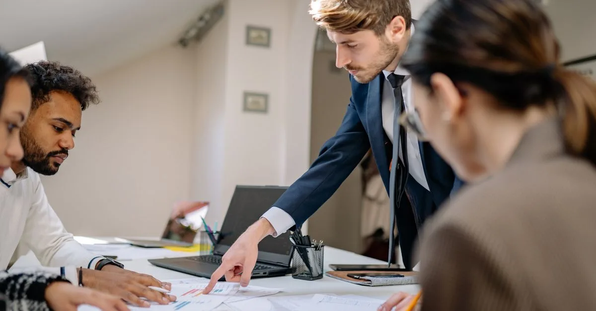 découvrez les meilleures pratiques et outils pour une gestion de projet efficace, optimisant la planification, l'organisation et le suivi des tâches.