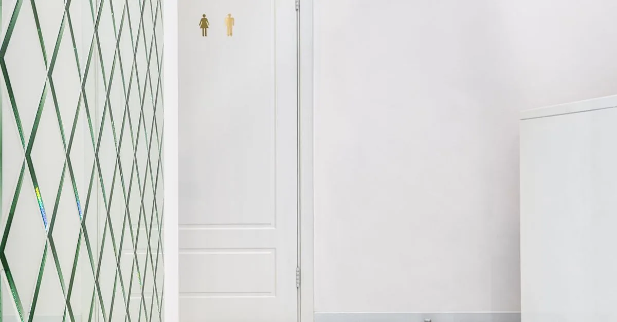 découvrez comment éliminer le noircissement du joint de salle de bain et redonnez à votre espace un aspect propre et éclatant grâce à nos astuces efficaces.