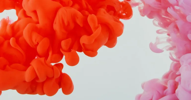 découvrez comment mélanger parfaitement différentes teintes de peinture rouge pour obtenir la couleur idéale pour vos projets artistiques et décoratifs.