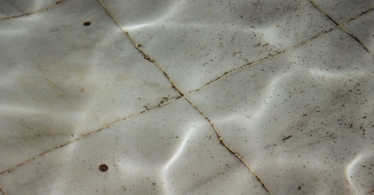 restauration de carreaux blackwashed : redonnez vie et éclat à vos sols avec nos techniques professionnelles de rénovation de carreaux noircis.