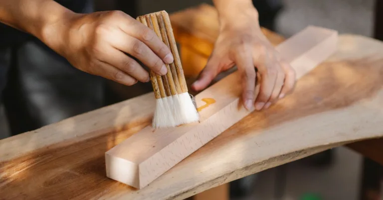découvrez le rapport idéal entre la térébenthine et l'huile de lin pour le traitement et la protection du bois, afin d'obtenir une finition parfaite et durable.