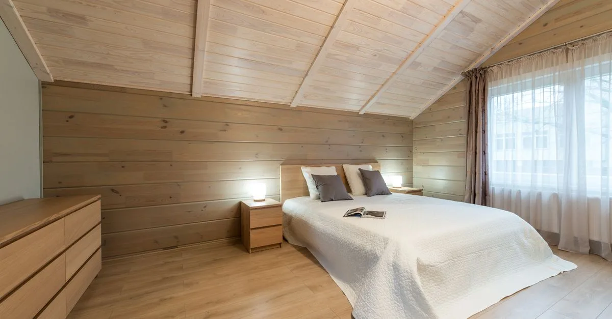 découvrez comment installer facilement des panneaux de plafond en pvc pour un rendu moderne et durable. guide pas à pas pour une pose rapide et efficace.
