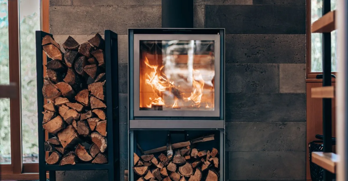 découvrez comment installer un poêle à granulés sans cheminée : solutions d’évacuation, étapes clés et conseils pour une installation sûre et efficace.