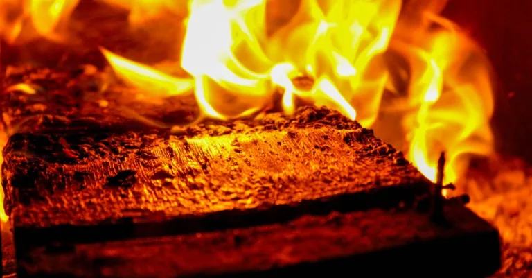 découvrez les solutions pour installer un poêle à granulés sans cheminée, les options d’évacuation des fumées et les règles à respecter.