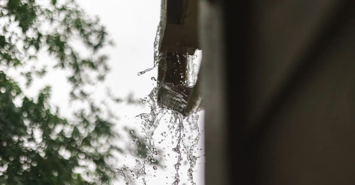 découvrez les règles fiscales liées à la récupération de l’eau de pluie : taxes, éventuelles exonérations et obligations à connaître.