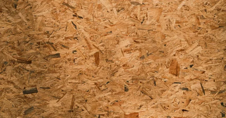 découvrez comment poser du carrelage sur des panneaux osb : préparation du support, primaire d’accrochage, colle adaptée et conseils pour une finition durable.