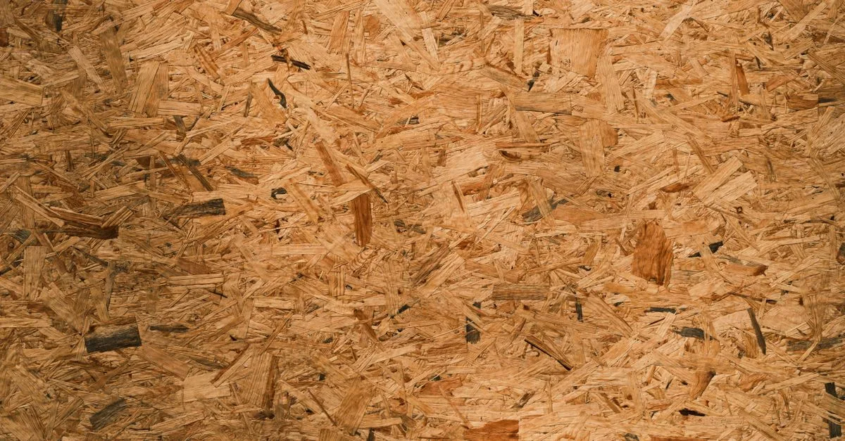 découvrez comment poser du carrelage sur des panneaux osb : préparation du support, primaire d’accrochage, colle adaptée et conseils pour une finition durable.